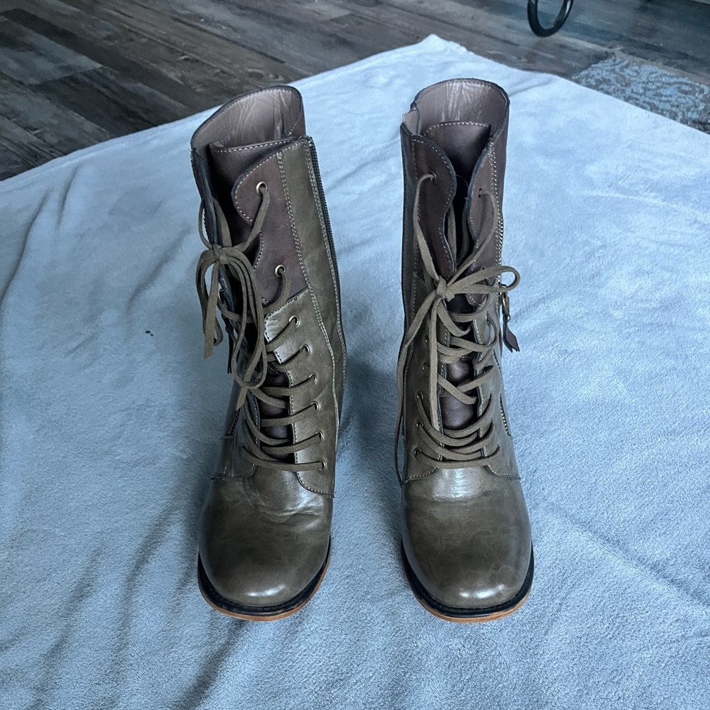 Pierre Dumas Olive and brown Lace-Up Women's Boots